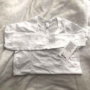 Lululemon - Swiftly Tech Long Sleeve Crew